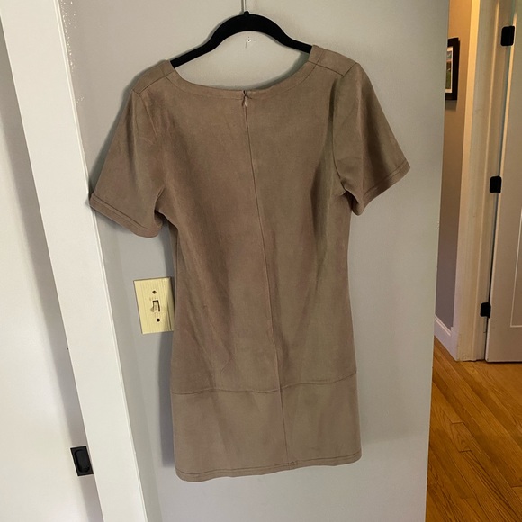 Tan Dress- loose fit , size M - Picture 3 of 4